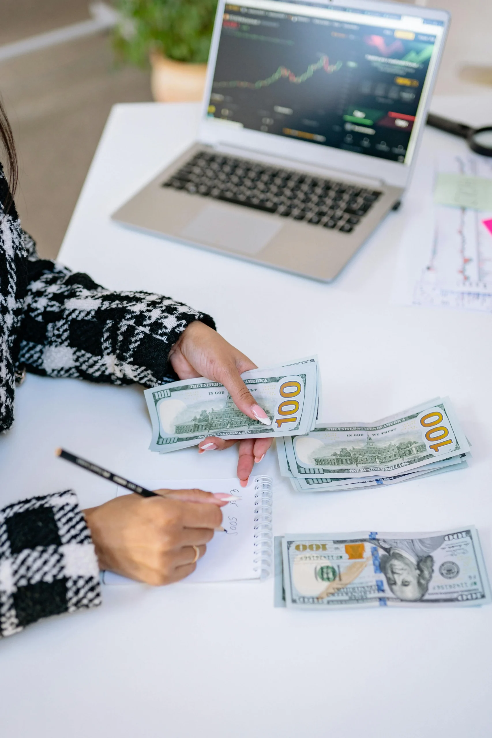 إدارة دفع الرواتب والمستحقات